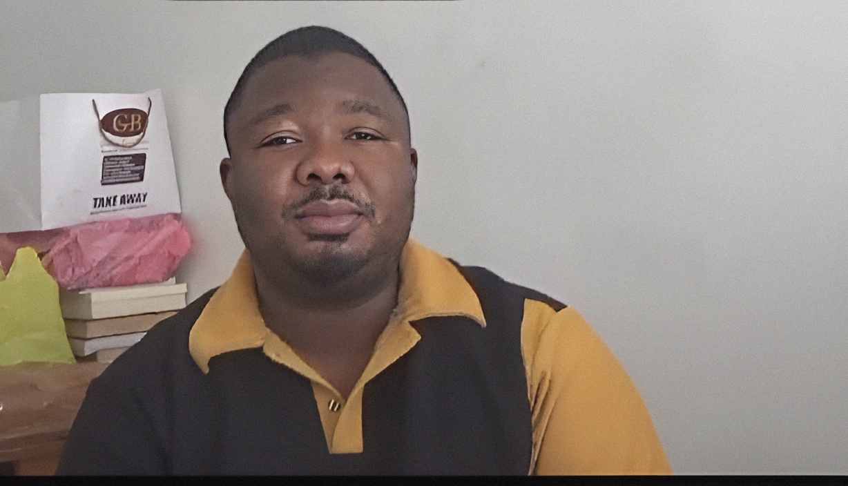 Dr Samuel Tenagyei ,Optometrist